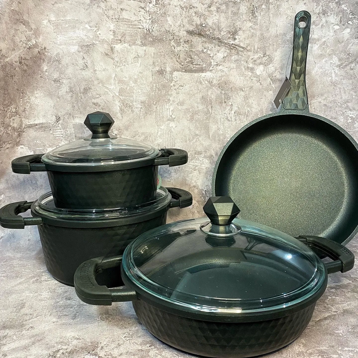 Cookware Set with Glass Lid and Bakelite Handle, 7 Pcs, Black