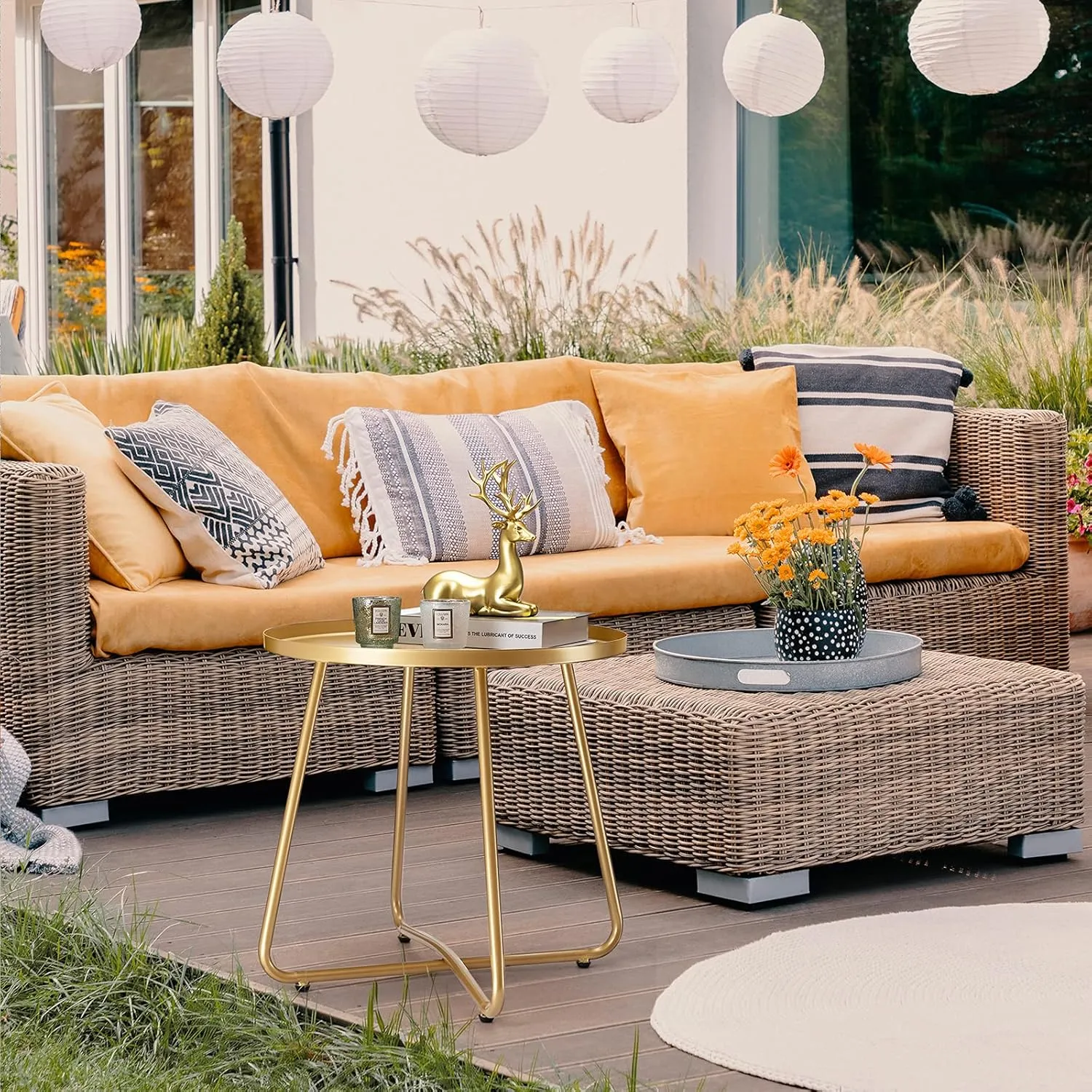 danpinera Outdoor Side Tables, Weather Resistant Steel Patio Side Table, Small Round Outdoor End Table Metal Side Table for Patio Yard Balcony Garden Bedside (Gold)