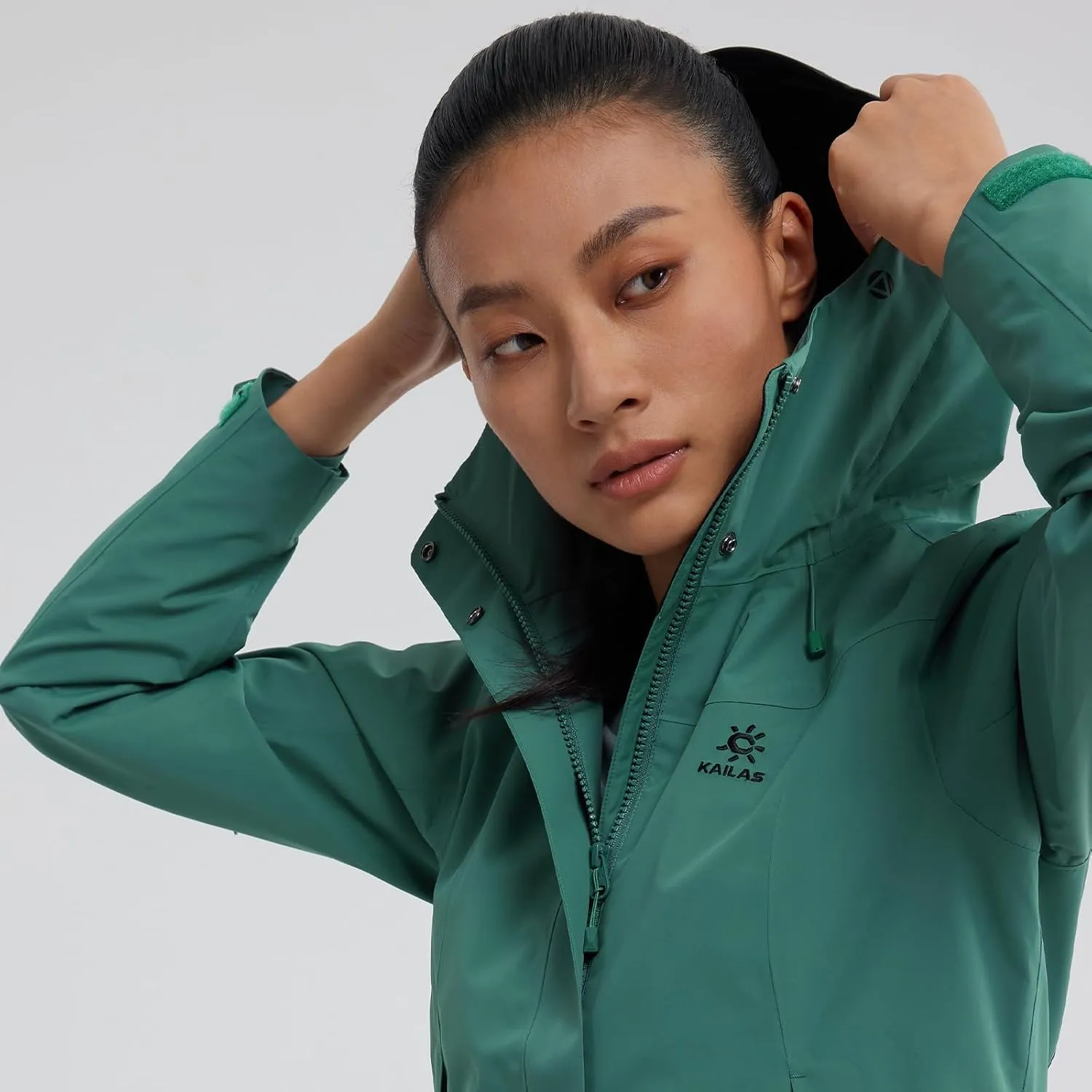 KAILAS Women's Raincoat Outdoor Hardshell Jacket Packable Lightweight Waterproof Hooded Jacket Hiking Travel