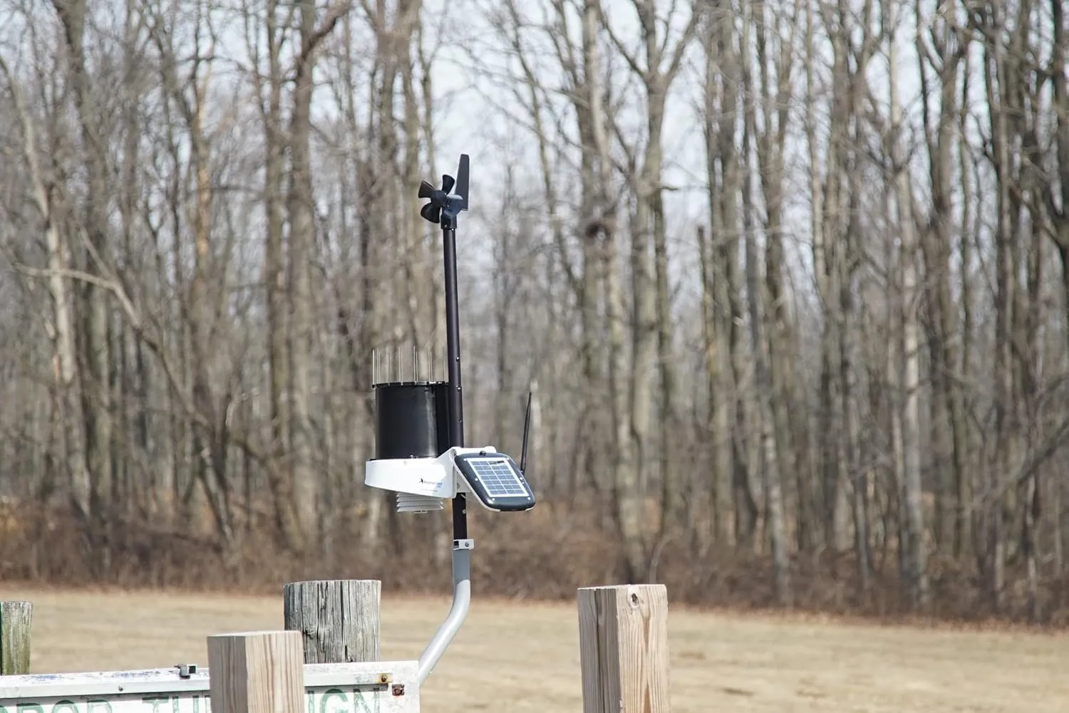 KestrelMet 6000 AG Weather Station with Leaf Wetness Sensor & Solar Irradiance Sensor, Compatible with AT&T