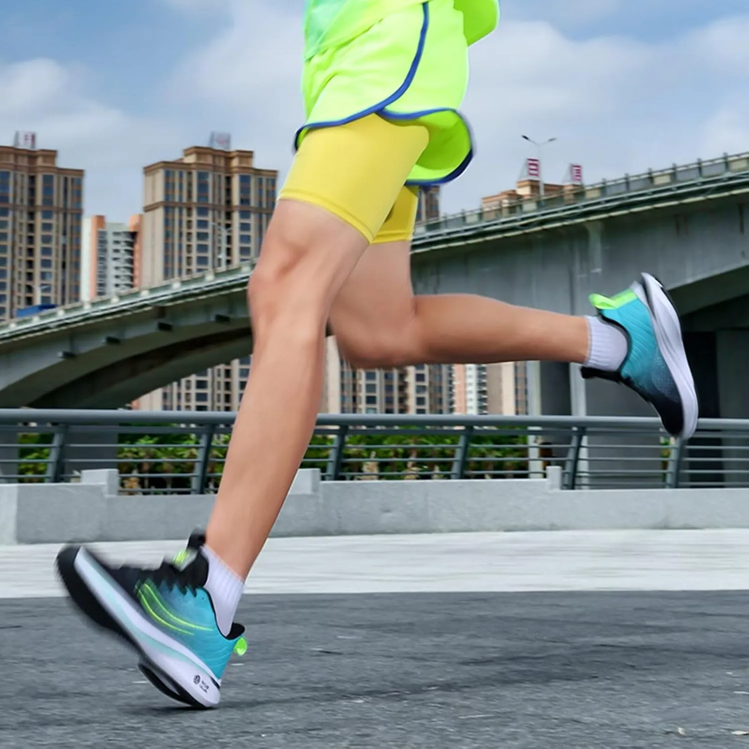 Men's Trail Running Shoes Lightweight Non Slip Carbon Plate Sole Shock Absorbing Sneakers for Men