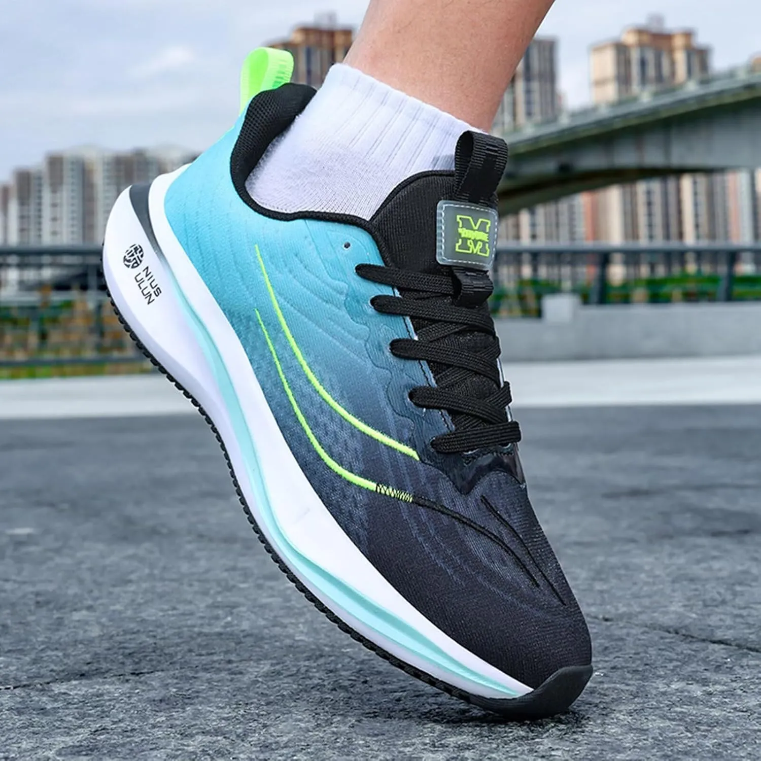 Men's Trail Running Shoes Lightweight Non Slip Carbon Plate Sole Shock Absorbing Sneakers for Men