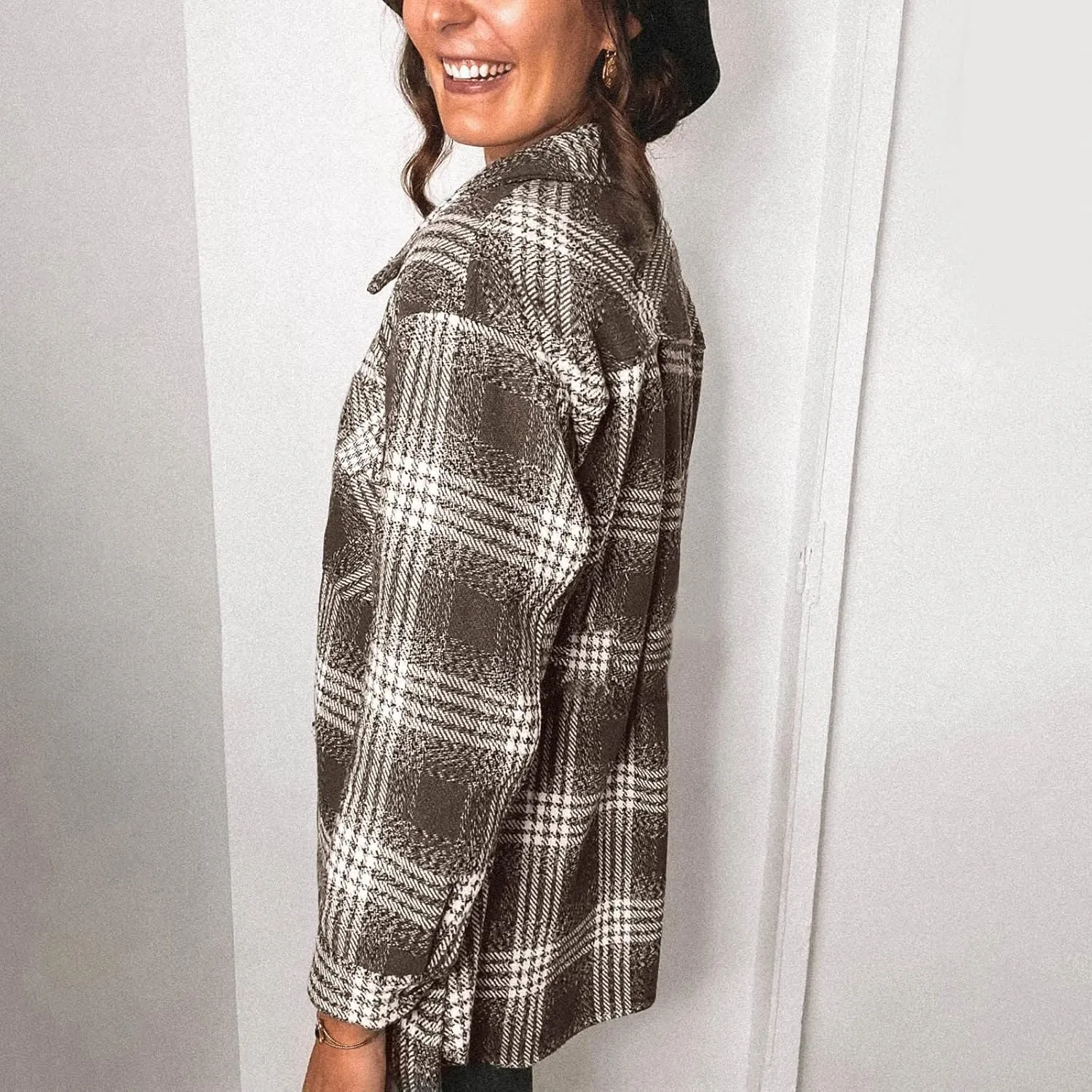 Plus Size Flannel Lapel Jacket Blouse Oversized Fall Shacket for Women Ladies Long Sleeve Fall Coat Plaid Long Shirt