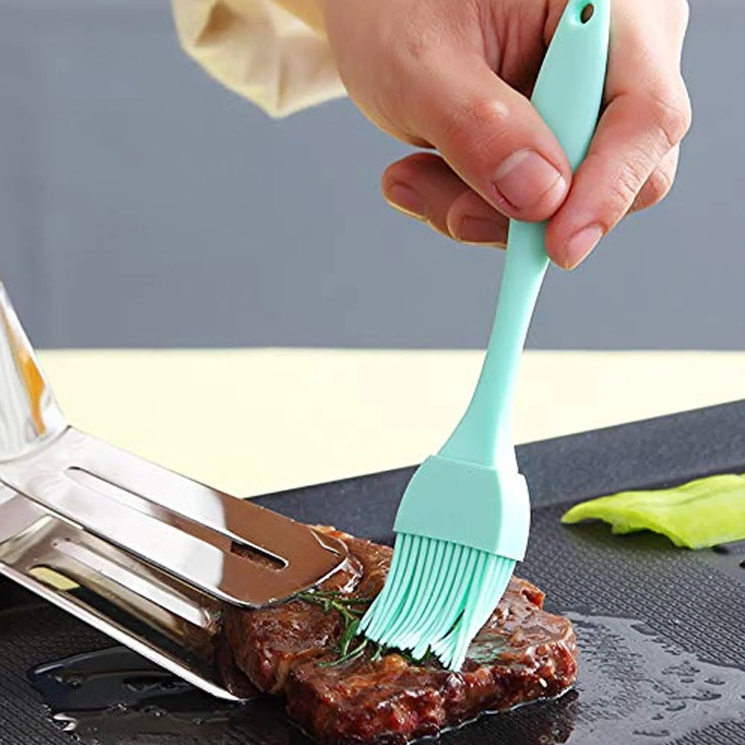 Silicone Kitchen Oil Spatula Brush with Handle Pastry / Cake Brush (17 cm / 1 Pc)
