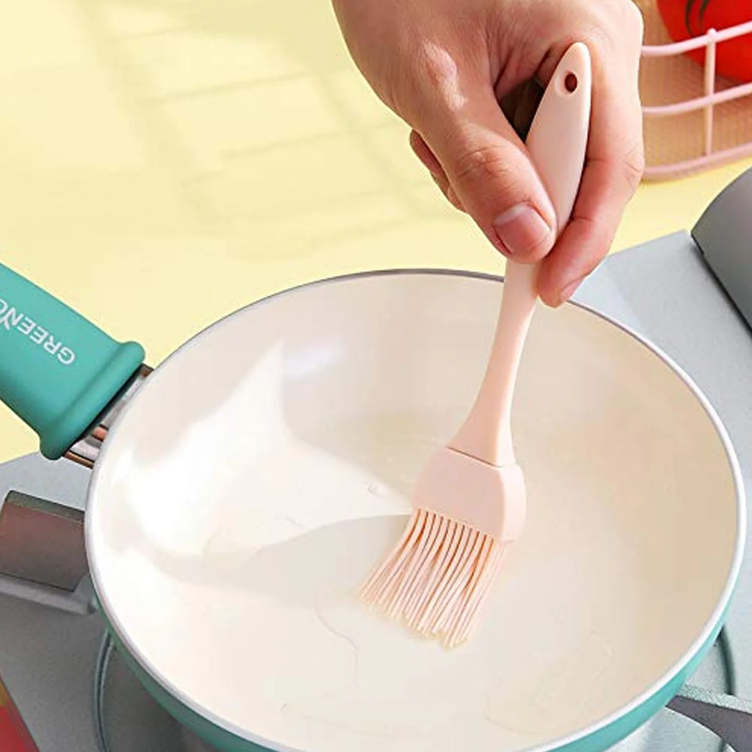 Silicone Kitchen Oil Spatula Brush with Handle Pastry / Cake Brush (17 cm / 1 Pc)