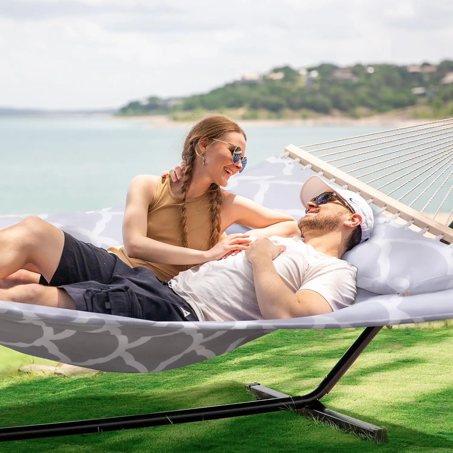 SUNCREAT Double Hammock, Extra Large Quilted Fabric Swing with Hardwood Spreader Bars & Detachable Pillow, Heavy Duty, Perfect for Indoor/Outdoor Patio, Deck, Yard, Gray Cloud